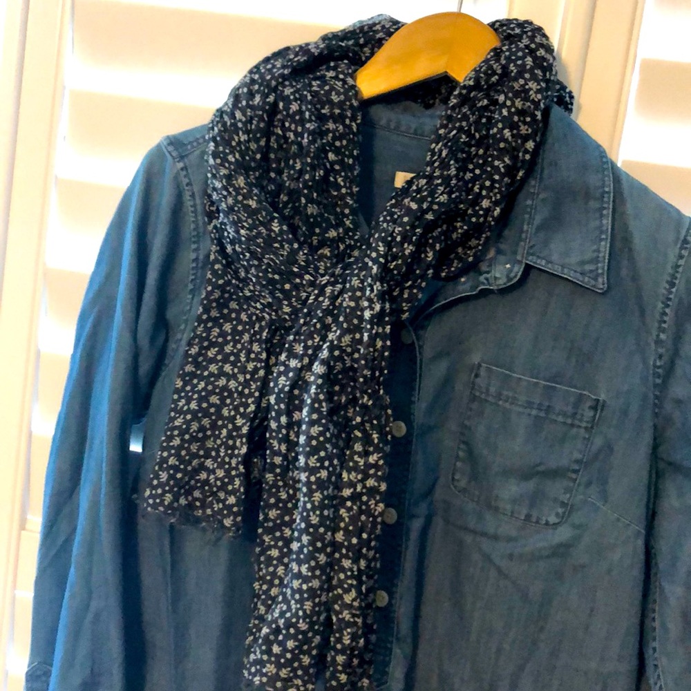 American Eagle 🦅 tissue scarf